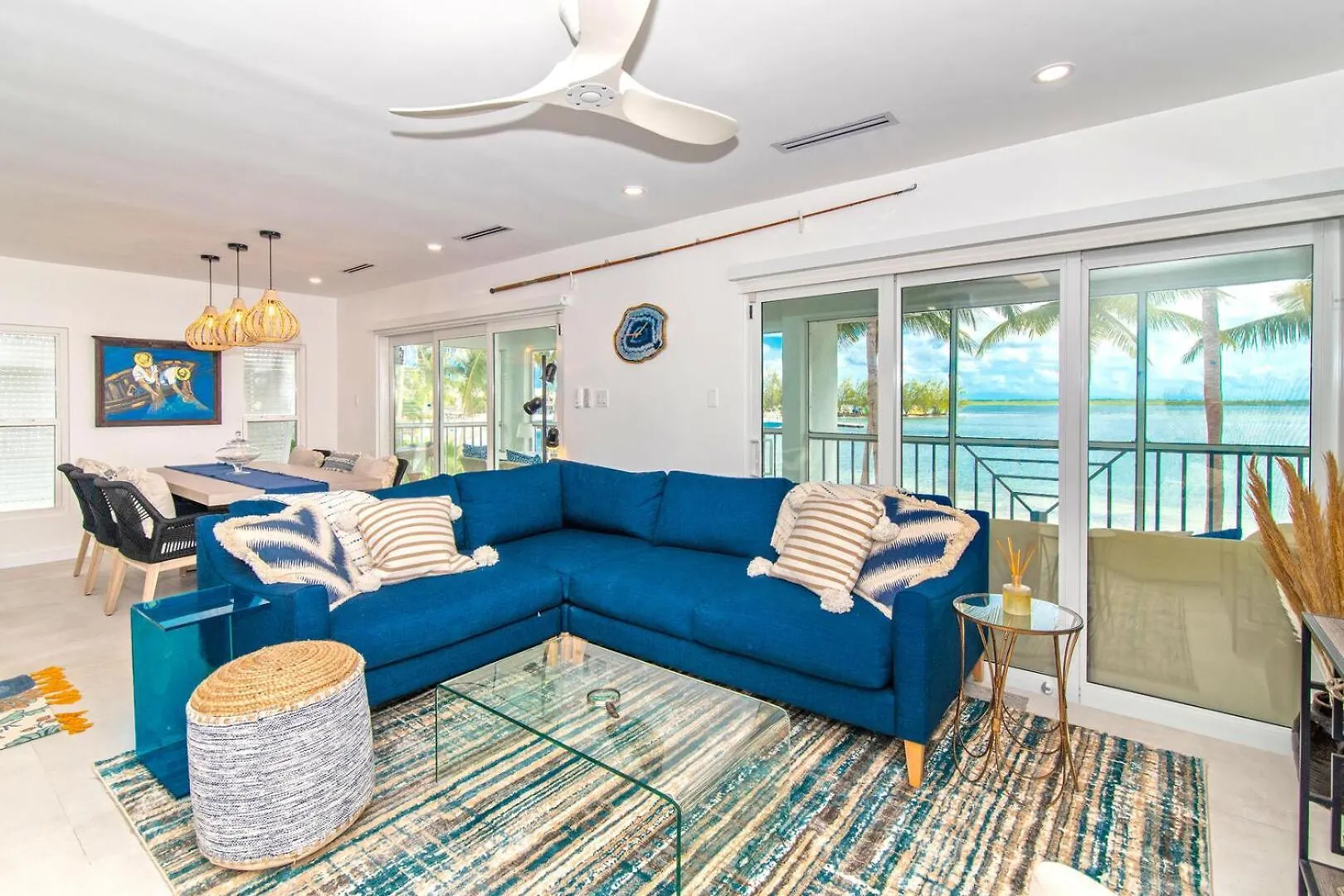 Kailua - Modern Waterfront Condo With Shared Pool And Hot Tub, Short Walk To The Kaibo Driftwood Village Cayman Islands