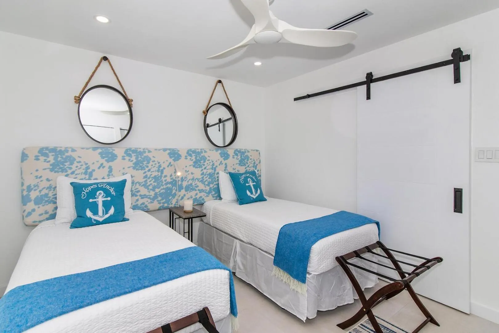 Kailua - Modern Waterfront Condo With Shared Pool And Hot Tub, Short Walk To The Kaibo Driftwood Village 0*,