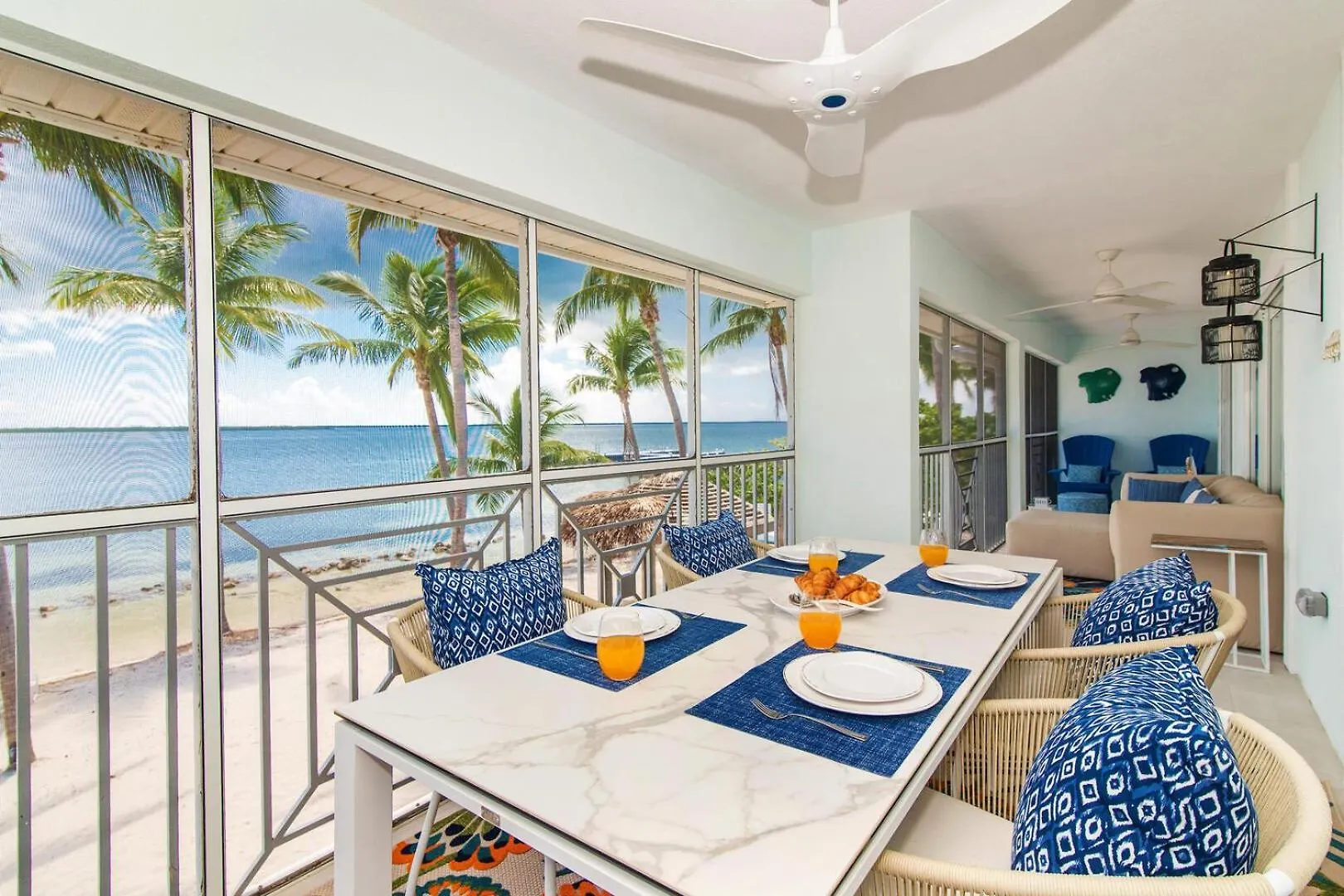 Kailua - Modern Waterfront Condo With Shared Pool And Hot Tub, Short Walk To The Kaibo Driftwood Village