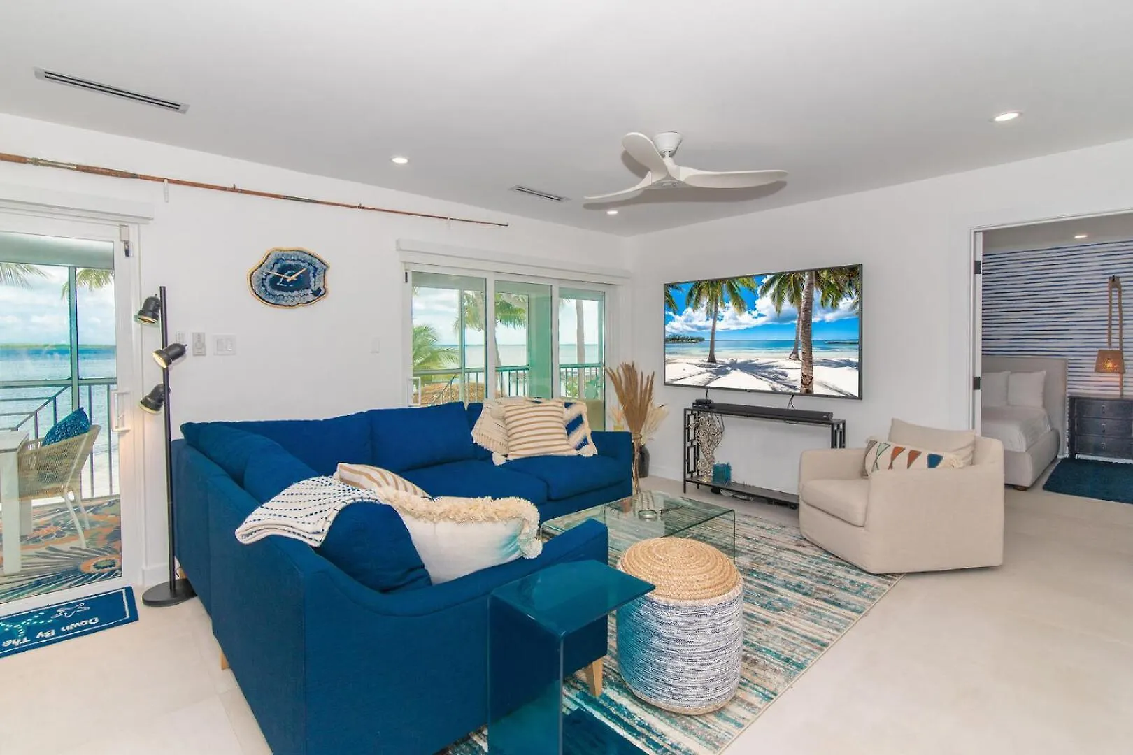 Kailua - Modern Waterfront Condo With Shared Pool And Hot Tub, Short Walk To The Kaibo Driftwood Village 0*,  Cayman Islands